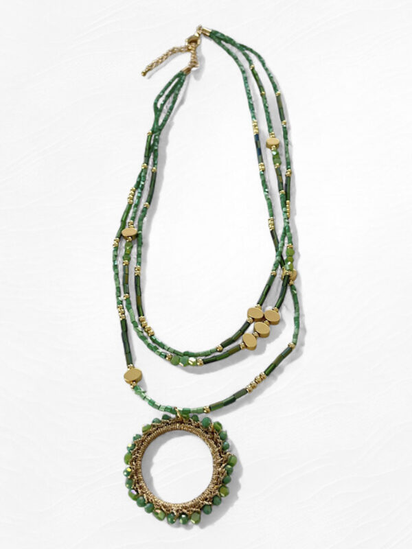 Collar Étnico Multicapa con Colgante Redondo – Modelo 010390 | Accesorios de Moda | Venta al por Mayor - Image 1