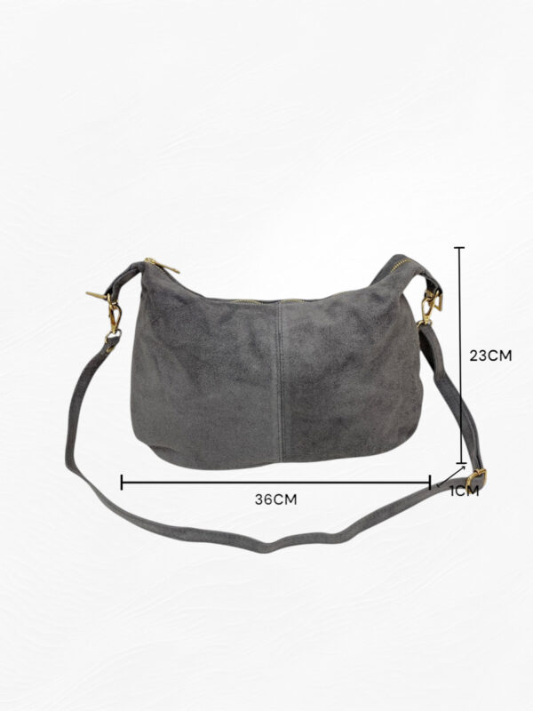 Bolso Bandolera de Ante Gris Modelo 1045 – 23x36x1cm | Venta al por Mayor - Image 4