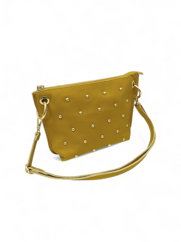 Bolso Amarillo con Tachuelas Doradas – Modelo 1231 (20x28x6 cm, 350g) | Venta al por Mayor - Image 1