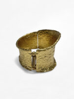 7671890 Brazalete Ancho Dorado Minimalista | Venta al por Mayor