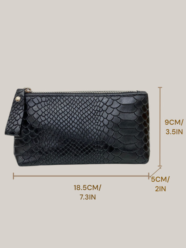 B069 Neceser de Piel Negro con Textura Reptil – Monedero de Lujo Hecho en Italia | Venta al por Mayor - Image 2