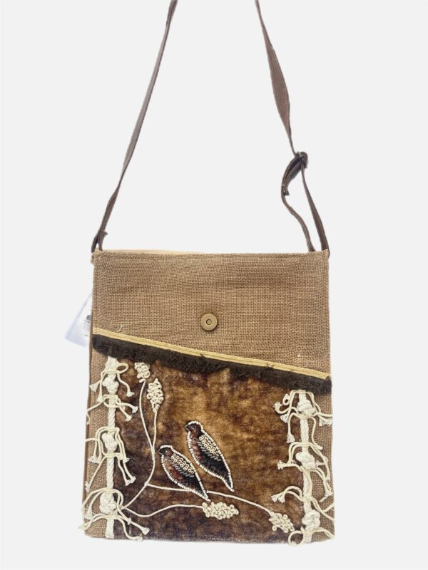 BG5003 Bolso Étnico con Letras y Bordado de Pájaros – Estilo Boho Artesanal | Venta al por Mayor - Image 2