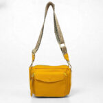 Bolso bandolera mostaza con múltiples bolsillos y correa ajustable 0845