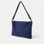 Bolso bandolera de piel italiana trenzada azul marino con correa ajustable 801479