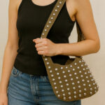 Bolso de Hombro de Piel con Tachuelas Metálicas – Estilo Moderno y Sofisticado 1398 - Image 2