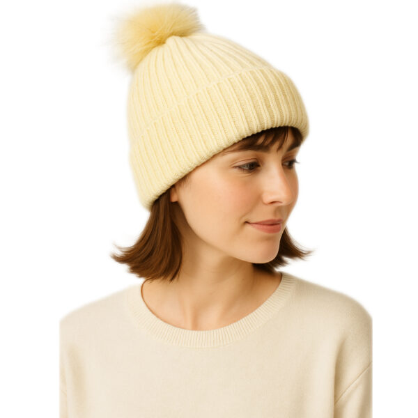 Gorro de invierno beige con pompón de pelo sintético y forro polar para mujer FG-22D206 - Image 1