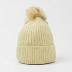 Gorro de invierno beige con pompón de pelo sintético y forro polar para mujer FG-22D206 - Image 2