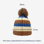 Gorro de invierno a rayas con pompón de pelo sintético y forro polar para mujer FG-HL01 - Image 3