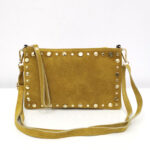 Bolso bandolera de piel serraje con tachuelas doradas – color rojo – (Mod. 0997 )