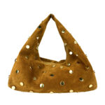 Bolso Italiano de Ante Suave con Tachuelas Doradas – Modelo Hobo Triangular – (Mod. 1413)