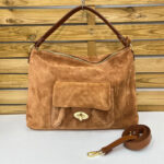 Bolso Hobo de piel serraje burdeos con bolsillo frontal – estilo italiano premium – (Mod. 1414 )